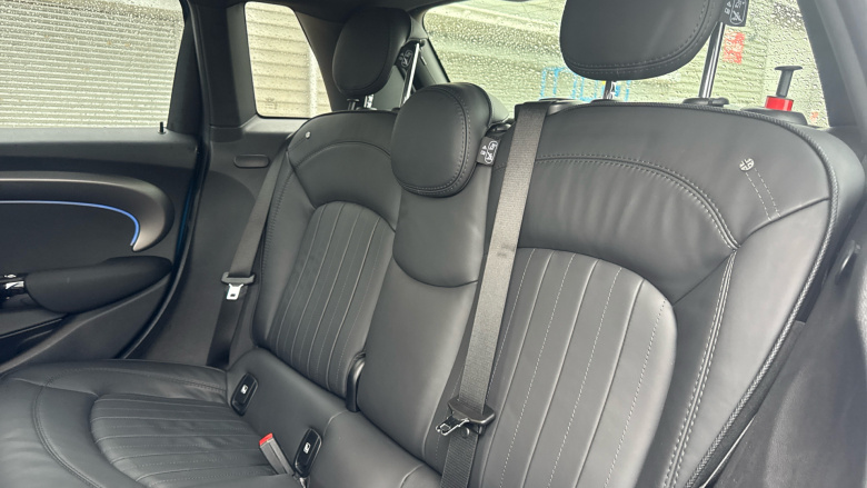 MINI Hatchback 2.0 Cooper S Exclusive 5dr Auto [Comfort/Nav Pack] Petrol Hatchback